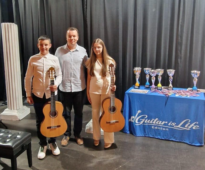 Veliki uspjeh broćanskih mladih gitarista u Omišu