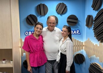 Snaga zajedništva kroz pjesmu: Borislav Šimović, Ana Odak i Monika Sušac predstavili Brotnjo Band Aid u programu Običnog radija