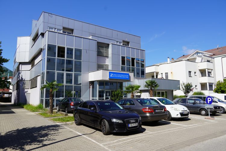 Zavod za javno zdravstvo FBiH izdao preporuke zbog požara na deponiji Uborak u Mostaru