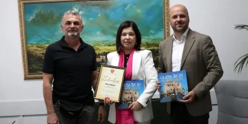 Predsjednica Marija Buhač s rukovodstvom Hrvatske glazbe Mostar