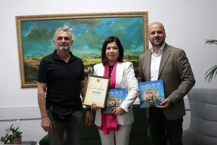 Predsjednica Marija Buhač s rukovodstvom Hrvatske glazbe Mostar
