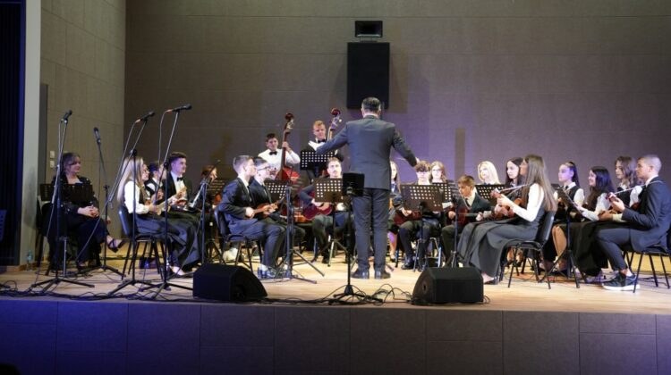 Tamburaški orkestar „Misericordia“ u KIC-u održao koncert u čast Tomislavu Ivčiću
