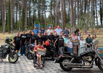 Prvi Moto Rock skup u Brotnju pokazao snagu zajedništva: Uručena donacija Centru Sveti Josip Radnik i Udruzi Susret