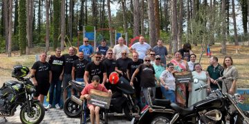Prvi Moto Rock skup u Brotnju pokazao snagu zajedništva: Uručena donacija Centru Sveti Josip Radnik i Udruzi Susret