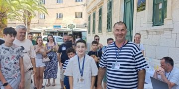 ŠAHOVSKI KLUB BROTNJO Srebro za Ivana Ćorića na međunarodnom turniru u Veloj Luci