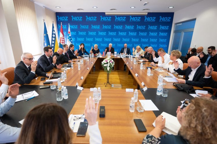 HDZ BiH | Unutarnji politički dogovor uz poštivanje ustavne strukture i načela jednakopravnosti ključan za stabilnost BiH