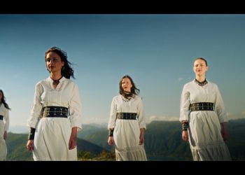 Snažni ženski vokali, tradicija i nova autorska priča: Čuvarice predstavile “Tajnu rijeke”