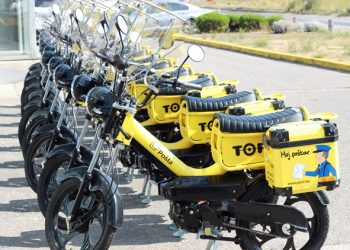 Nova ulaganja u održivu logistiku: 11 električnih mopeda za HP Mostar
