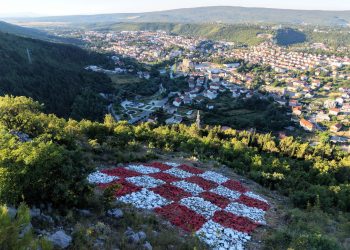 Vraćen sjaj jednom od simbola Širokog Brijega – završeni radovi na uređenju hrvatskog grba