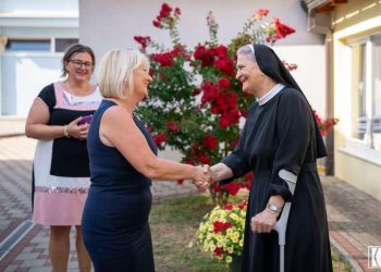 Borjana Krišto posjetila Sigurnu kuću “Majka Krispina” u Međugorju