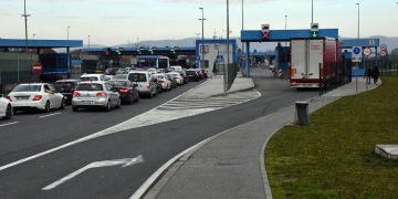 VIDEO | Pojačan promet i duža čekanja na izlazu iz BiH