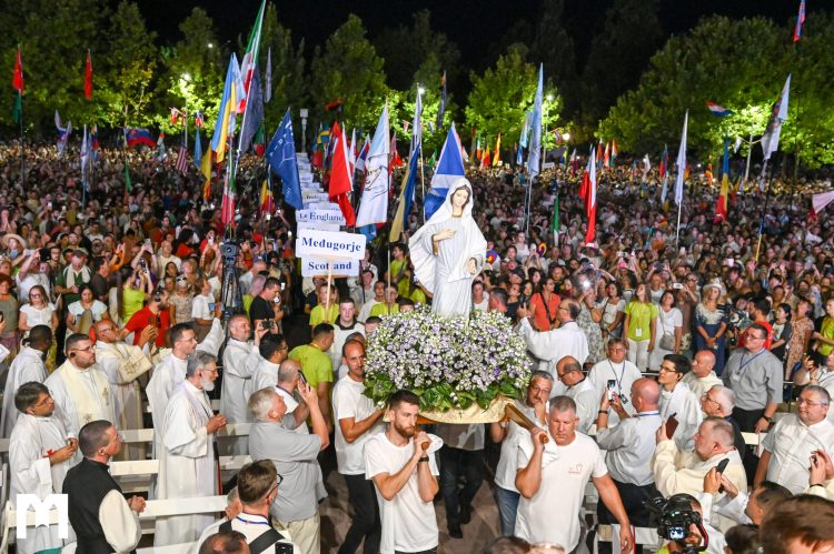 DRUGI DAN MLADIFESTA | „Pođimo na izvor, voda je čista, tamo je tišina, tamo je mir“