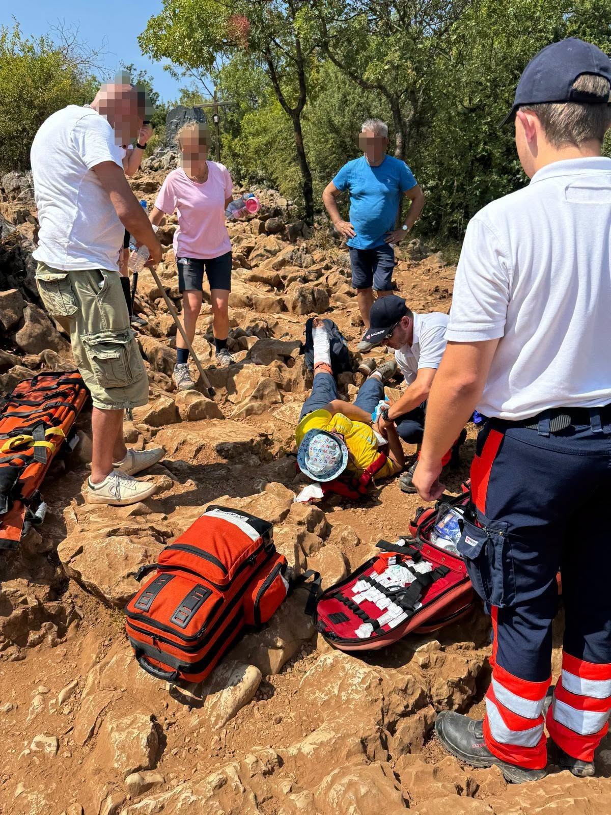 HGSS ČITLUK-MEĐUGORJE | Ozlijeđena hodočasnica zbrinuta nakon intervencije na Križevcu HGSS ČITLUK-MEĐUGORJE | Ozlijeđena hodočasnica zbrinuta nakon intervencije na Križevcu