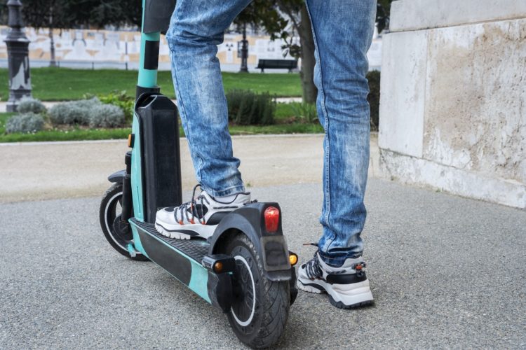 SVE VIŠE OZLJEDA ZBOG ELEKTRIČNIH ROMOBILA | U SKB-u Mostar upozoravaju – najčešće stradaju djeca!