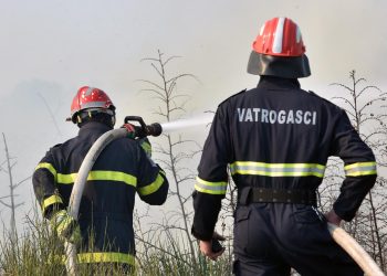 VATROGASCI NA PRVOJ LINIJI OBRANE | Ljeto im donosi najteže izazove