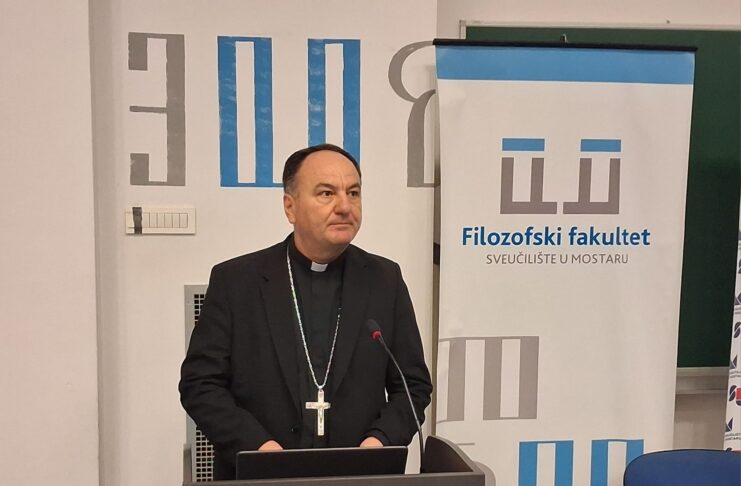 Poruka predsjednika Vijeća BK BiH za katehezu i novu evangelizaciju mons. Petra Palića za početak školske godine Poruka predsjednika Vijeća BK BiH za katehezu i novu evangelizaciju mons. Petra Palića za početak školske godine