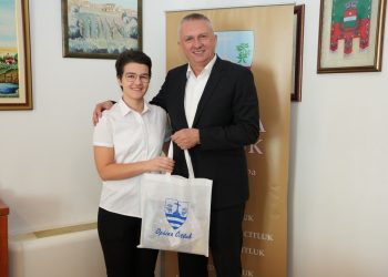 Dominika Stojić najuspješnija učenica 49. generacije maturanata SŠ dr. fra Slavka Barbarića