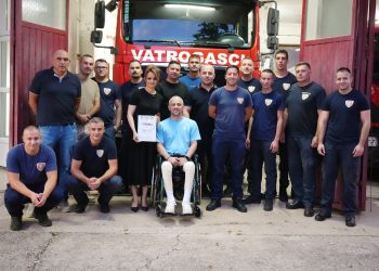 Kad se ugase požari, njihova humanost i dalje gori: Mostarski vatrogasci za Kuću nade prikupili 8.000 KM