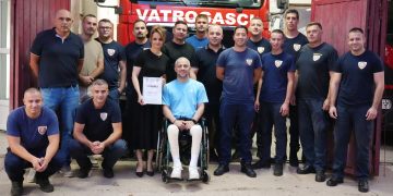 Kad se ugase požari, njihova humanost i dalje gori: Mostarski vatrogasci za Kuću nade prikupili 8.000 KM