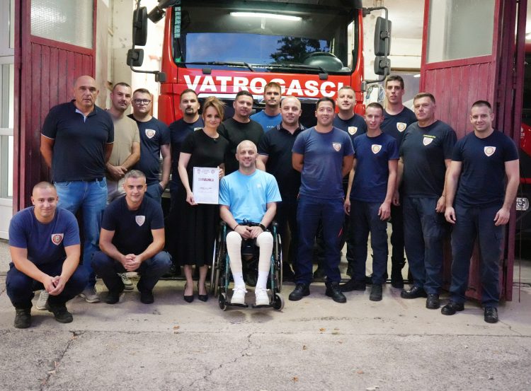 Kad se ugase požari, njihova humanost i dalje gori: Mostarski vatrogasci za Kuću nade prikupili 8.000 KM