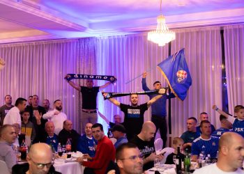 ČITLUK OBOJAN U PLAVO │Šest stotina navijača i delegacija iz Zagreba zajedno slavili ljubav prema Dinamu