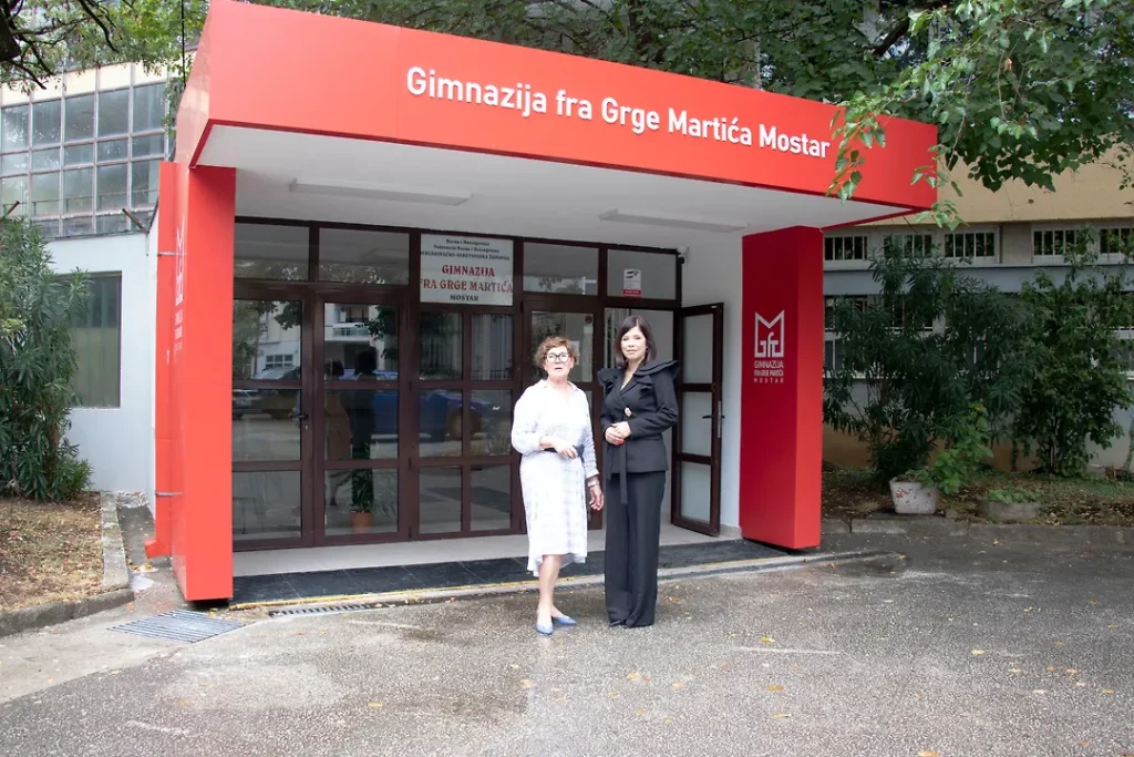 Vlada HNŽ nastavlja sa snažnim ulaganjima u škole, reformu i osuvremenjivanje nastavnoga procesa