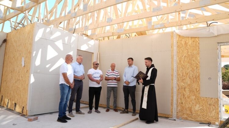 U Vionici blagoslovljeni radovi na izgradnji novog doma obitelji Živković