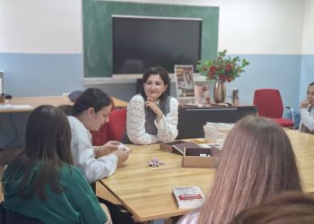 Književnica Anita Martinac posjetila OŠ fra Didaka Buntića u Čitluku i održala radionicu za učenike