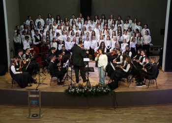 ČITLUK: Djeca i mladi pjesmom odali počast fra Didaku Buntiću