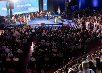 Završni skup HDZ-a BiH u Mostaru – Filipović: “Za mir. Za ravnopravnost. Za nadu. Za život. Za ono što vrijedi”