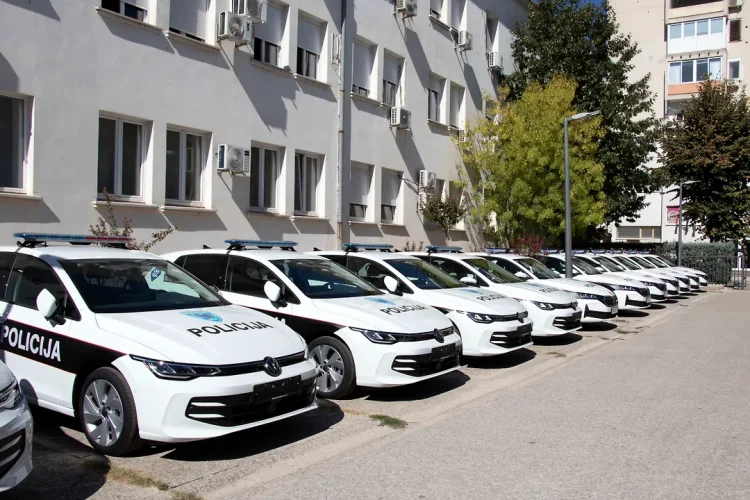 MUP-u HNŽ-a isporučeno 25 novih policijskih vozila za potrebe svih policijskih uprava